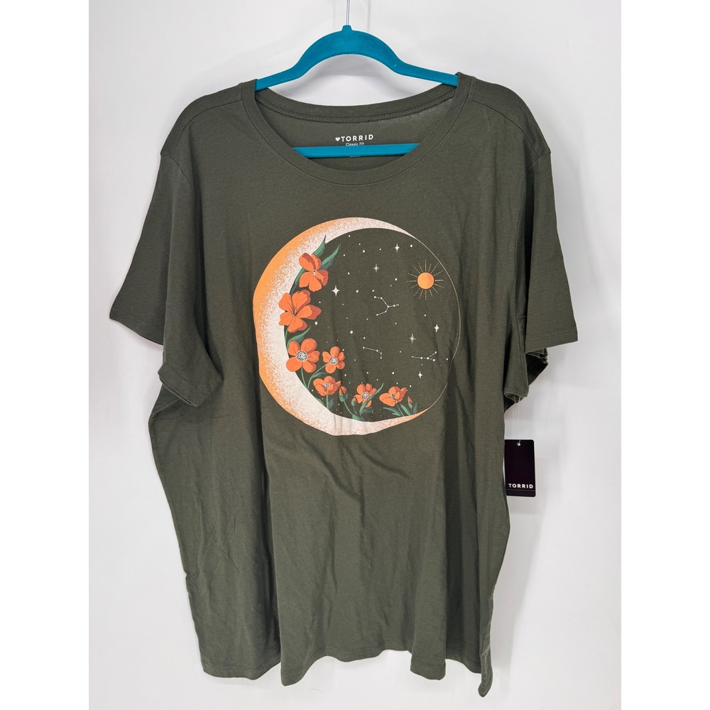 Torrid Tee Women 3X Green NWT Floral Moon Celestial Graphic Heritage Jersey